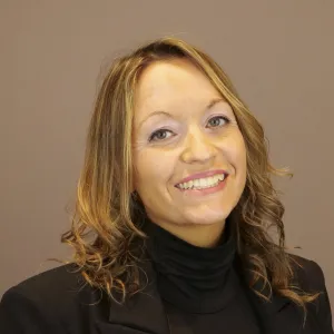 Kelly Baker Headshot